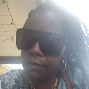 Meet your Posher, Toni